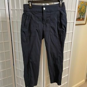 Athleta Trekkie Crop Pant. Gray. Size 4